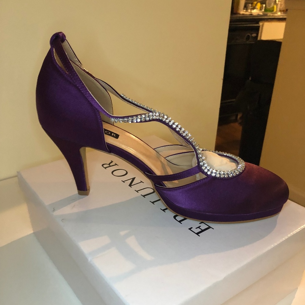 Plum Women Comfort Low Heel Closed-Toe